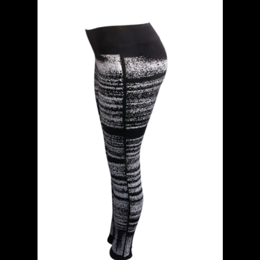 Black and White Horizontal Leggings